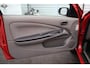 Nissan Almera 1.5 keurige hatchback met airco met nieuwe APK bij aflevering
