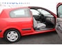 Nissan Almera 1.5 keurige hatchback met airco met nieuwe APK bij aflevering