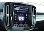 Volvo EX40 Single Motor Extended Range Plus Europa 82 kWh | Panorama dak| Harman Kardon| 360 graden Camera| Dak in zwart uitgevoerd| 20" Lichtmetalen velgen