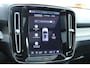 Volvo EX40 Single Motor Extended Range Plus Europa 82 kWh | Panorama dak| Harman Kardon| 360 graden Camera| Dak in zwart uitgevoerd| 20" Lichtmetalen velgen