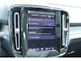 Volvo EX40 Single Motor Extended Range Plus Europa 82 kWh | Panorama dak| Harman Kardon| 360 graden Camera| Dak in zwart uitgevoerd| 20" Lichtmetalen velgen
