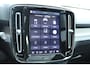 Volvo EX40 Single Motor Extended Range Plus Europa 82 kWh | Panorama dak| Harman Kardon| 360 graden Camera| Dak in zwart uitgevoerd| 20" Lichtmetalen velgen
