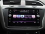 Volkswagen Tiguan 1.4 TSI eHybrid R-Line Business+ 245 PK| Dealeronderhouden | Trekhaak | Navigatie | Stoelverwarming | Stuurwielverwarming | 360 Camera | Head-Updisplay