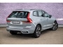 Volvo XC60 2.0 T6 Plug-in hybrid AWD Plus Dark | Facelift | Head-Up | Panoramadak | Trekhaak | 360 Camera | All-Season Banden | Google | Stoel en Stuurverwarming |