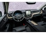 Volvo XC60 2.0 T6 Plug-in hybrid AWD Plus Dark | Facelift | Head-Up | Panoramadak | Trekhaak | 360 Camera | All-Season Banden | Google | Stoel en Stuurverwarming |