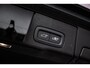 Volvo XC60 2.0 T6 Plug-in hybrid AWD Plus Dark | Facelift | Head-Up | Panoramadak | Trekhaak | 360 Camera | All-Season Banden | Google | Stoel en Stuurverwarming |