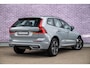 Volvo XC60 2.0 T6 Plug-in hybrid AWD Plus Dark | Facelift | Head-Up | Panoramadak | Trekhaak | 360 Camera | All-Season Banden | Google | Stoel en Stuurverwarming |