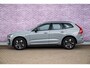 Volvo XC60 2.0 T6 Plug-in hybrid AWD Plus Dark | Facelift | Head-Up | Panoramadak | Trekhaak | 360 Camera | All-Season Banden | Google | Stoel en Stuurverwarming |
