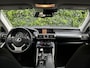 Lexus IS 300h Edition, NL AUTO, NAP LOGISCH, NAVIGATIE, CRUISE CONTROL, CLIMATE CONTROL, STOEL/STUURVERWARMING, KEYLESS, CAMERA, HALF LEDER, LICHTMETAAL 17"