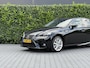 Lexus IS 300h Edition, NL AUTO, NAP LOGISCH, NAVIGATIE, CRUISE CONTROL, CLIMATE CONTROL, STOEL/STUURVERWARMING, KEYLESS, CAMERA, HALF LEDER, LICHTMETAAL 17"