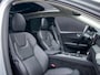 Volvo XC60 2.0 T8 Plug-in hybrid AWD Plus Dark | 7 Persoons | Stuurwiel verwarming | Trekhaak l Schuif- /kantel Pano l 360 cam l 22"
