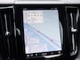 Volvo XC60 2.0 T8 Plug-in hybrid AWD Plus Dark | 7 Persoons | Stuurwiel verwarming | Trekhaak l Schuif- /kantel Pano l 360 cam l 22"