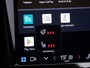 Volvo XC60 2.0 T8 Plug-in hybrid AWD Plus Dark | 7 Persoons | Stuurwiel verwarming | Trekhaak l Schuif- /kantel Pano l 360 cam l 21"