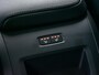 Volvo XC60 2.0 T8 Plug-in hybrid AWD Plus Dark | 7 Persoons | Stuurwiel verwarming | Trekhaak l Schuif- /kantel Pano l 360 cam l 21"