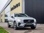 Volvo XC60 2.0 T8 Plug-in hybrid AWD Plus Dark | 7 Persoons | Stuurwiel verwarming | Trekhaak l Schuif- /kantel Pano l 360 cam l 21"