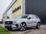 Volvo XC60 2.0 T8 Plug-in hybrid AWD Plus Dark | 7 Persoons | Stuurwiel verwarming | Trekhaak l Schuif- /kantel Pano l 360 cam l 21"