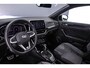 Volkswagen T-Roc R-Line 1.5 TSI 150pk DSG Automaat Panoramadak, Adaptive cruise control, LED koplampen, App connect, Achteruitrijcamera, Parkeersensoren