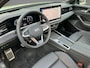 Volkswagen Passat Variant 1.5eHybrid 200kW/272PK R-Line DSG · Panoramadak · Leder · Trekhaak · 360°Camera + Parkeersensoren · Garantie t/m 05-06-2030 of 100000km.