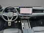 Volkswagen Passat Variant 1.5eHybrid 200kW/272PK R-Line DSG · Panoramadak · Leder · Trekhaak · 360°Camera + Parkeersensoren · Garantie t/m 05-06-2030 of 100000km.