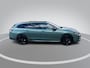 Volkswagen Passat Variant 1.5eHybrid 200kW/272PK R-Line DSG · Panoramadak · Leder · Trekhaak · 360°Camera + Parkeersensoren · Garantie t/m 05-06-2030 of 100000km.