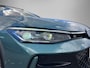 Volkswagen Passat Variant 1.5eHybrid 200kW/272PK R-Line DSG · Panoramadak · Leder · Trekhaak · 360°Camera + Parkeersensoren · Garantie t/m 05-06-2030 of 100000km.