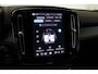 Volvo XC40 B4 197PK Plus Dark | Trekhaak | 360° | Panoramadak | Getint Glas | HK Audio