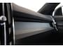 Volvo XC40 B4 197PK Plus Dark | Trekhaak | 360° | Panoramadak | Getint Glas | HK Audio