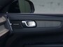 Volvo XC40 2.0 B4 Plus Dark | Achterbank verwarmd | All-seasonbanden | Charcoal hemelbekleding