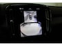 Volvo XC40 B4 197PK Plus Dark | Trekhaak | 360° | Panoramadak | Getint Glas | HK Audio