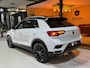 Volkswagen T-Roc 1.5 TSI Sport Business R|Automaat|ACC|Pano|19" Zwarte Velgen|Trekhaak 1.500kg|Blindspot|Keyless|Rijklaar