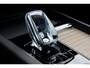 Volvo XC60 T6 Plug-in hybrid AWD Plus Dark | Panoramadak | 360° Parkeercamera | Parkeersensoren voor + achter | Harman Kardon Premium Audio | BLIS | Adaptive Cruise Control | Google Infotainment | Parkeerverwarming |Semi Electrische Trekhaak.
