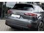Porsche Cayenne 3.0 E-Hybrid 463PK | Luchtvering | 22" LM Velgen | Panoramadak | Sport Chrono | PDLS Plus | Surround View | Memory Pack |