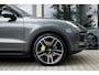 Porsche Cayenne 3.0 E-Hybrid 463PK | Luchtvering | 22" LM Velgen | Panoramadak | Sport Chrono | PDLS Plus | Surround View | Memory Pack |