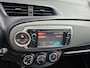 Toyota Yaris 1.0 VVT-i Aspiration 3e eigenaar dealer onderhouden achteruit camera trekhaak airco elektrische ramen cv op afs