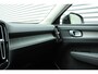 Volvo XC40 T2 Automaat Inscription | Leder Beklede Stoelen | Semi Elektrische trekhaak | Electronic Climate Controle | Voorstoelen + Stuurwiel verwarmend | Voorruit verwarmend / Parkeerklimaat | Achteruitrijcamera | Parkeersensor Voor | Keyless Entry/start | LED Koplampen | Rijstrooksensor Met Correctie | Navigatiesysteem Full Map + Hard Disk |