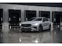 Volvo V60 2.0 T6 Plug-in hybrid AWD Ultra Dark | Heico sportpack voor en achter | Polestar velgen | Black Pack | 360 camera | Harman Kardon Audio |