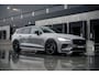 Volvo V60 2.0 T6 Plug-in hybrid AWD Ultra Dark | Heico sportpack voor en achter | Polestar velgen | Black Pack | 360 camera | Harman Kardon Audio |