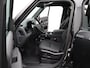 Land Rover Defender 2.0 P300e 110 X-Dynamic SE | Panoramisch schuifdak | Cold Climate & Black Pack | Elek. trekhaak | Comfort Pack | ClearSight |
