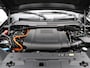 Land Rover Defender 2.0 P300e 110 X-Dynamic SE | Panoramisch schuifdak | Cold Climate & Black Pack | Elek. trekhaak | Comfort Pack | ClearSight |