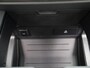 Land Rover Defender 2.0 P300e 110 X-Dynamic SE | Panoramisch schuifdak | Cold Climate & Black Pack | Elek. trekhaak | Comfort Pack | ClearSight |