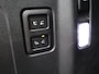 Land Rover Defender 2.0 P300e 110 X-Dynamic SE | Panoramisch schuifdak | Cold Climate & Black Pack | Elek. trekhaak | Comfort Pack | ClearSight |
