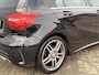 Mercedes-Benz A-klasse 180 Ambition AMG Line | Facelift | Panoramadak | Stoelverwarming | Navigatie | AMG styling | 18” lichtmetalen velgen | Bluetooth | Dynamic Select rijmodi | Cruise Control | Verstelbare lendensteun | Sportstoelen | Volledig onderhouden