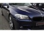 BMW 5-Serie 550i High Executive | M-pakket | Adaptieve cruise | Botswaarschuwing | Trekhaak elektrisch | Schuif/kanteldak | HuD |