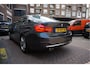 BMW 3-Serie 330e High Executive Innovation Aut8 | Adaptive | HUD | Harman Kardon | 360 Camera | Apple Carplay | NL Auto | Volleder | M Sportvelgen | M Sportstuur |