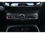 Volvo XC40 2.0 B3 Plus Dark | Harman Kardon | Panoramadak | Lederen bekleding | 360graden camera | Adaptieve Cruise Control | Stoel- stuur verwarming | Pilot Assist | Lane Keeping Aid | Achteruitrijcamera | Google-multimediasysteem | Elektrisch bedienbare achterklep | keyless entry en start | automatisch dimmende binnen- en buitenspiegels