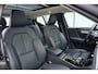 Volvo XC40 2.0 B3 Plus Dark | Harman Kardon | Panoramadak | Lederen bekleding | 360graden camera | Adaptieve Cruise Control | Stoel- stuur verwarming | Pilot Assist | Lane Keeping Aid | Achteruitrijcamera | Google-multimediasysteem | Elektrisch bedienbare achterklep | keyless entry en start | automatisch dimmende binnen- en buitenspiegels