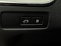 Volvo XC60 2.0 T6 Plug-in hybrid AWD Ultimate Dark 350PK | Panoramadak | Harman/Kardon | Dodehoekassistent | 360 ° Camera | Elektrische Trekhaak