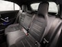 Mercedes-Benz A-klasse 180 AMG Sport Automaat (SCHUIFDAK, SFEERVERLICHTING, GROOT NAVI, LEDER/ALCANTARA, CAMERA, SPORTSTOELEN, STOELVERWARMING, GETINT GLAS, NIEUWSTAAT)