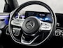 Mercedes-Benz A-klasse 180 AMG Sport Automaat (SCHUIFDAK, SFEERVERLICHTING, GROOT NAVI, LEDER/ALCANTARA, CAMERA, SPORTSTOELEN, STOELVERWARMING, GETINT GLAS, NIEUWSTAAT)