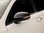Mercedes-Benz A-klasse 180 AMG Sport Automaat (SCHUIFDAK, SFEERVERLICHTING, GROOT NAVI, LEDER/ALCANTARA, CAMERA, SPORTSTOELEN, STOELVERWARMING, GETINT GLAS, NIEUWSTAAT)